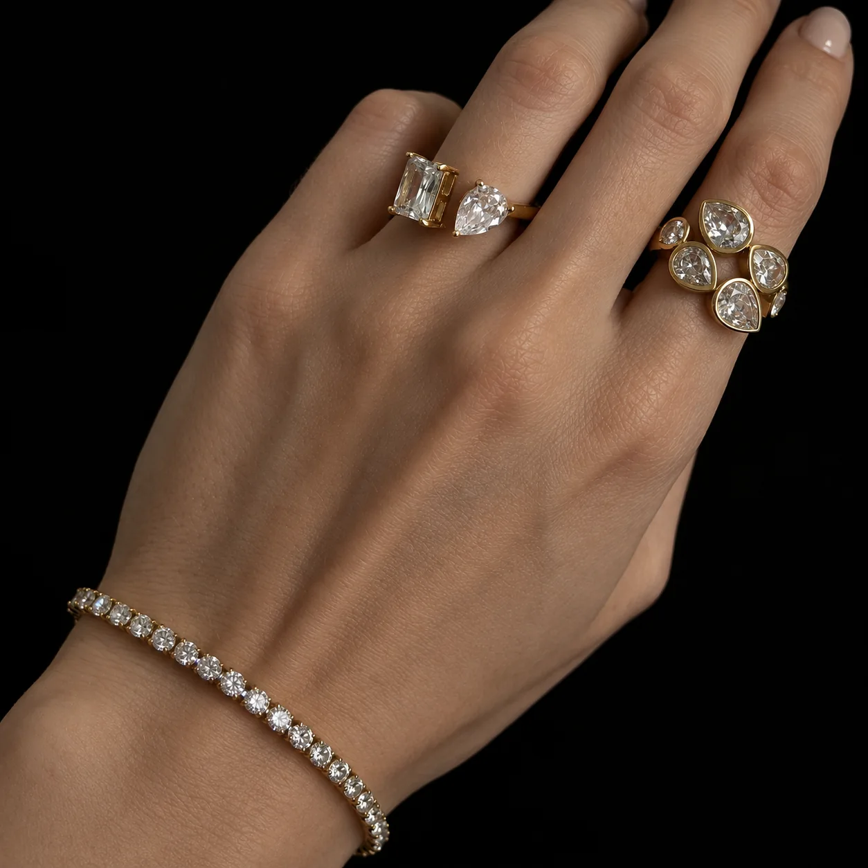 Elegant Gold Diamond Hand Jewellery (1)