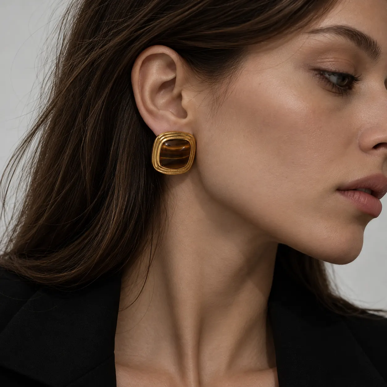 Tiger-Eye Statement Earring Portrait